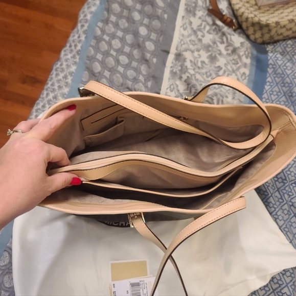 π Authentic MK Jet Set π - Picture 4 of 7